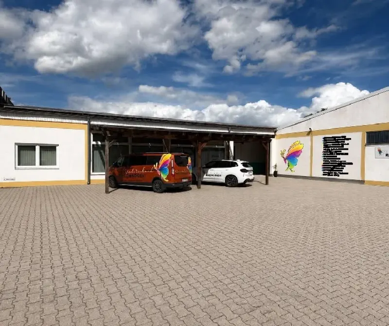 Werbetechnik Regenbogen – neuer Standort in Straubing